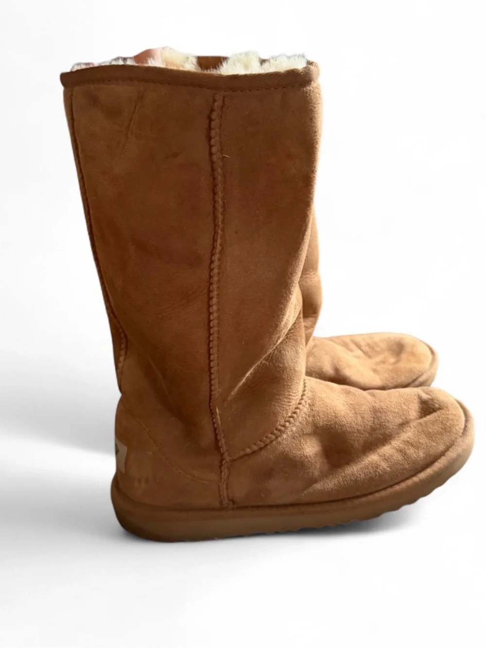 UGG Classic Short II Chestnut Sheepskin Boots Women’s Size 5 EU 35